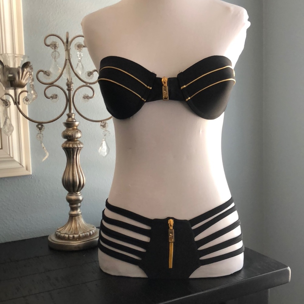 New Super 🔥 Black/Gold Bikini ❤️